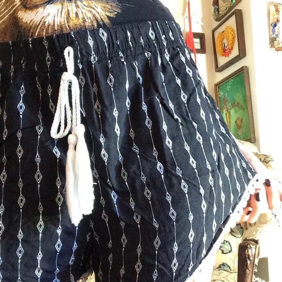 SOLD Viscose Lace Trim Flowy Black Beach Shorts - Picture 4 of 6